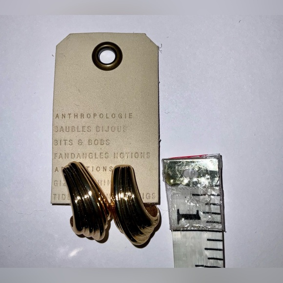 Anthropologie bold and classy earrings - Picture 6 of 8